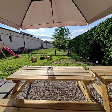 Apartmany Lama Malatiny Exteriör bild