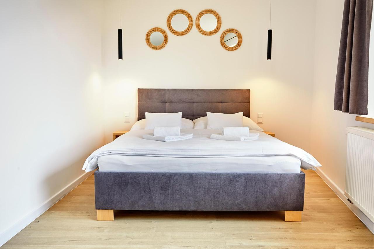 Apartmany Lama Malatiny Exteriör bild