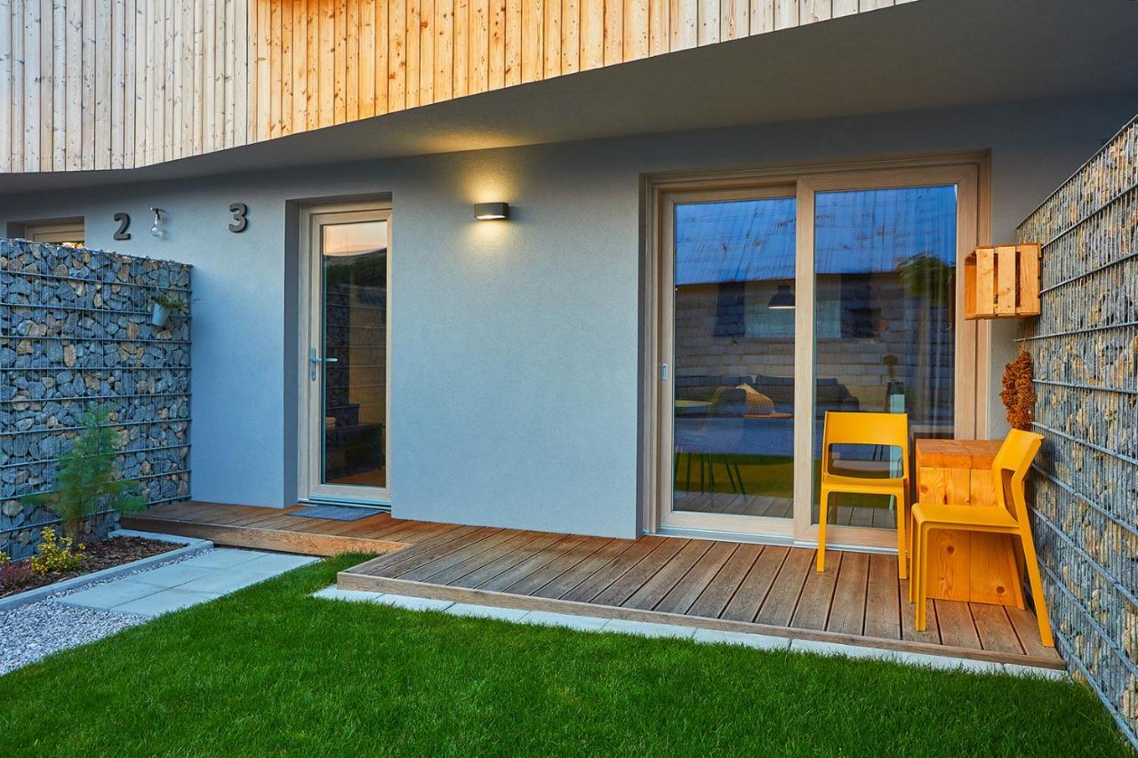 Apartmany Lama Malatiny Exteriör bild