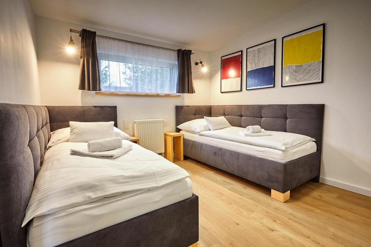 Apartmany Lama Malatiny Exteriör bild