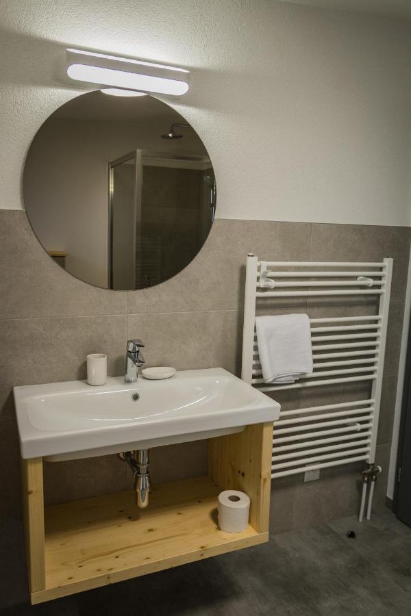Apartmany Lama Malatiny Exteriör bild
