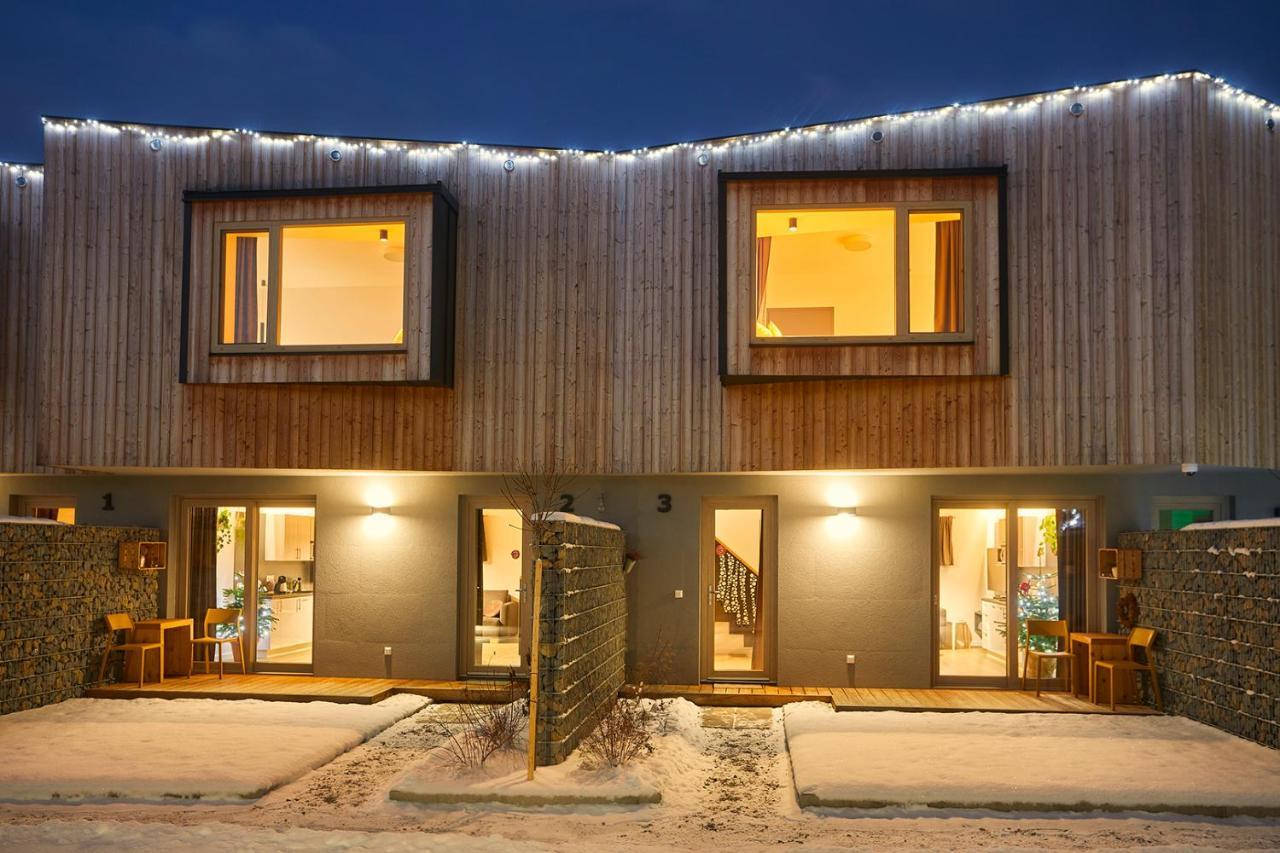 Apartmany Lama Malatiny Exteriör bild